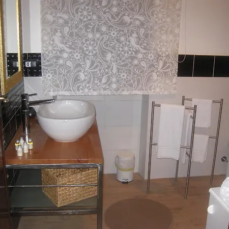 Petites Feuilles Apartamento Aosta